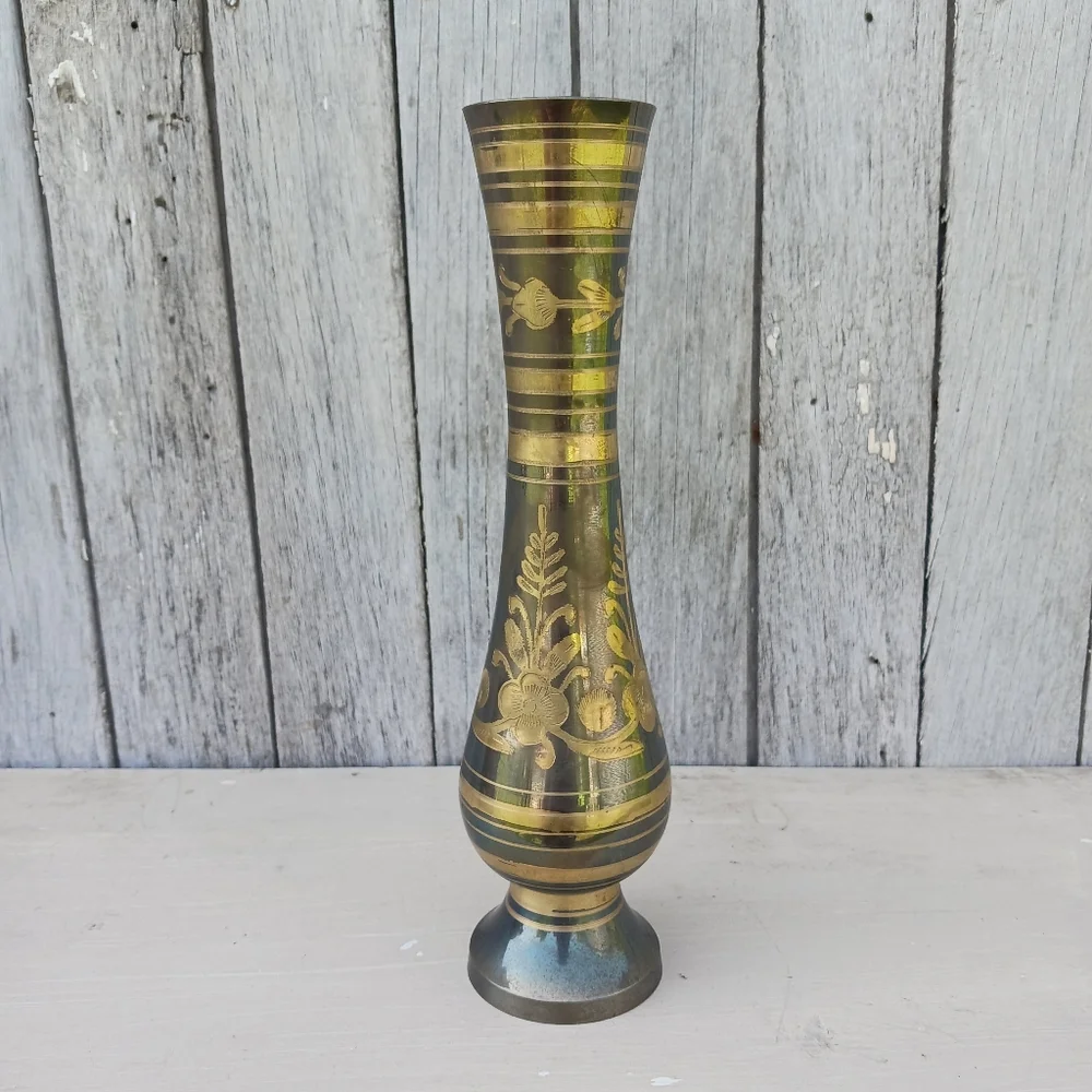 Vtg MCM Indian Brass Metal Fluted Footed Vase Black Patina Etched Floral Pattern